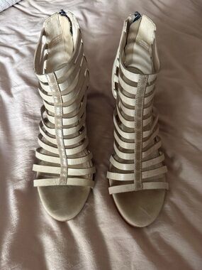 Johnston & Murphy Strappy Wedge Sandals – Size 7 – Neutral Leather